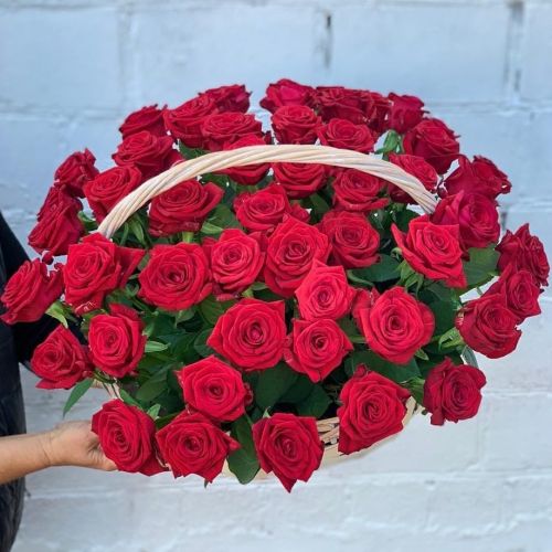 Корзина 51 красная роза - купить с доставкой в интернет-магазине | Флорист Экспресс по Волгограду